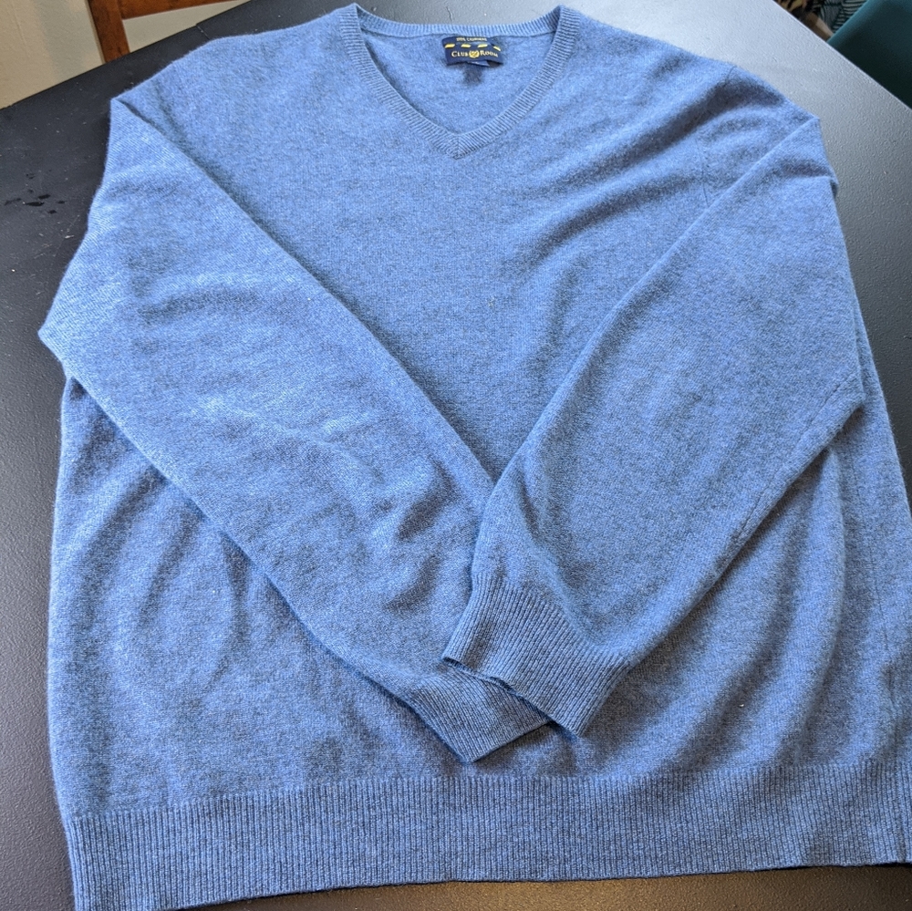 100% Cashmere-Mens V neck Sweater.